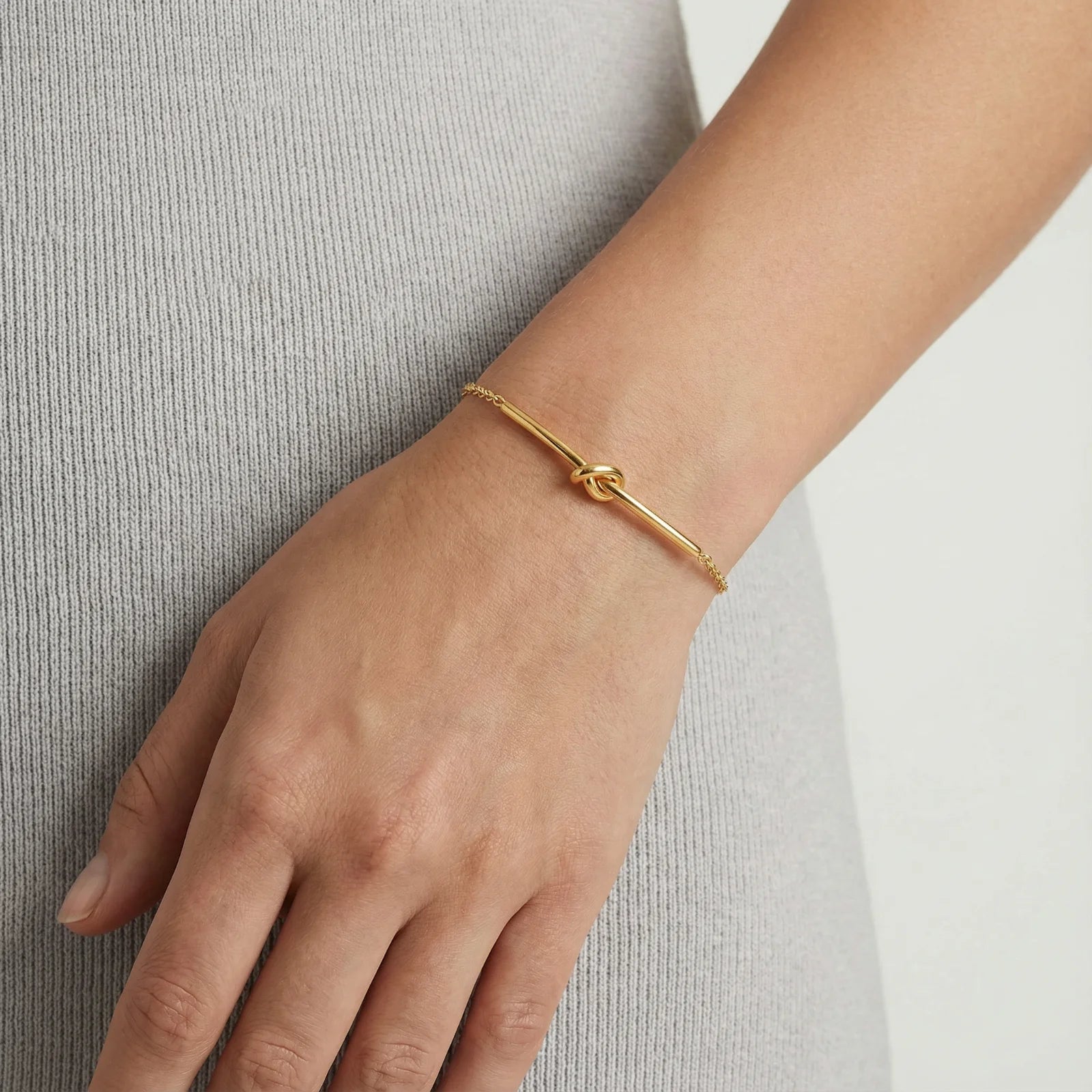 Armband mit gedrehtem Knoten